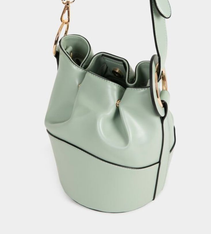 Bolso de polipiel en color verde manzana de Morgan de Toi