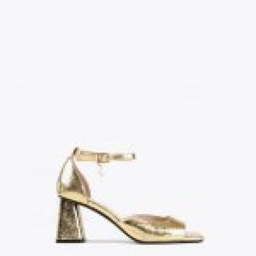 sandalia escotada oro tacon ancho lola