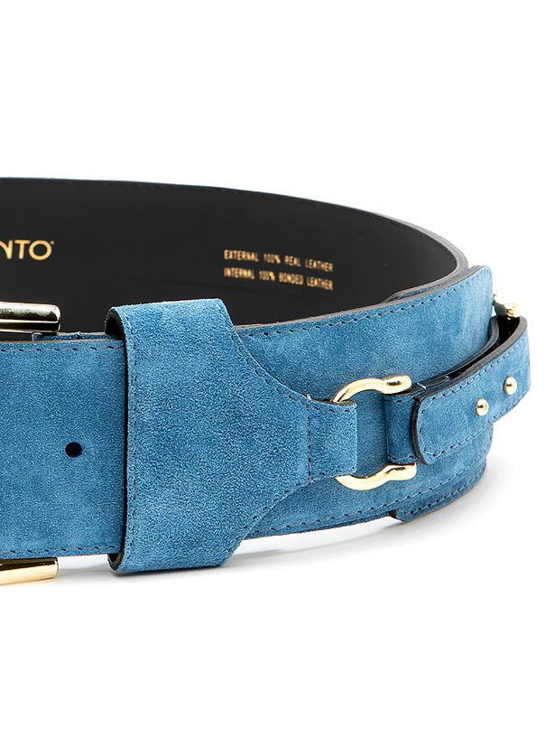 Cinturón ancho de piel en color azul serenity con pasadores en dorado, de Rinascimento