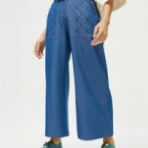 Pantalones culote denim con detalle logotipado en strass en los bolsillos de Lola Casademunt