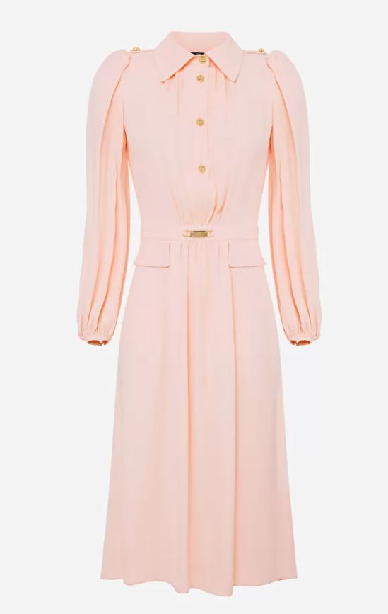 Vestido camisero de georgette de doble viscosa en color melocotón, largo midi con detalle botones y chapa dorada con logotipo de Elisabetta Franchi