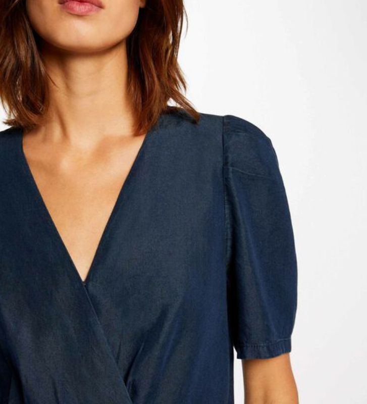 Blusa corta con frunce en cintura, de tejido vaquero en color índigo, de Morgan de Toi
