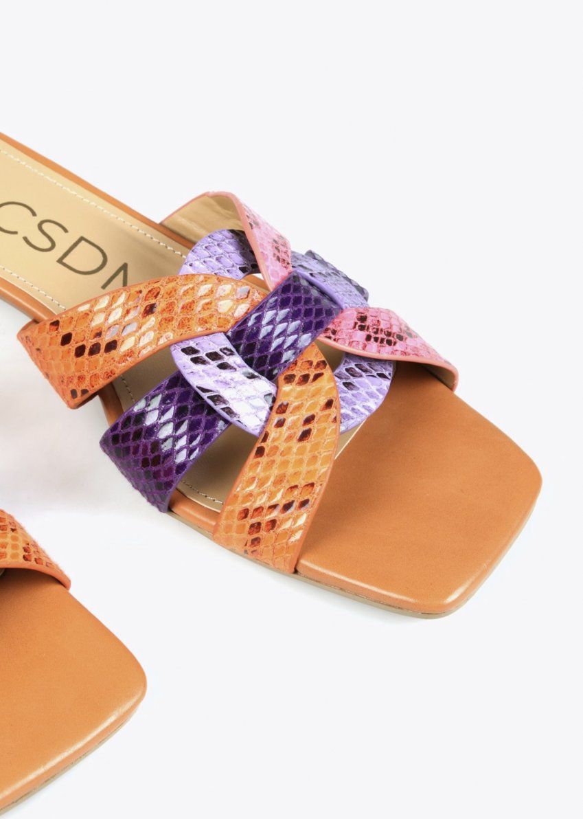 SANDALIA PLANA SNAKE PRINT MULTICOLOR DE LOLA CASADEMUNT
