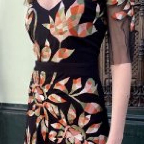 VESTIDO LARGO NEGRO DE TUL BORDADO ESTILO MANTÓN DE CRAZY LONDON
