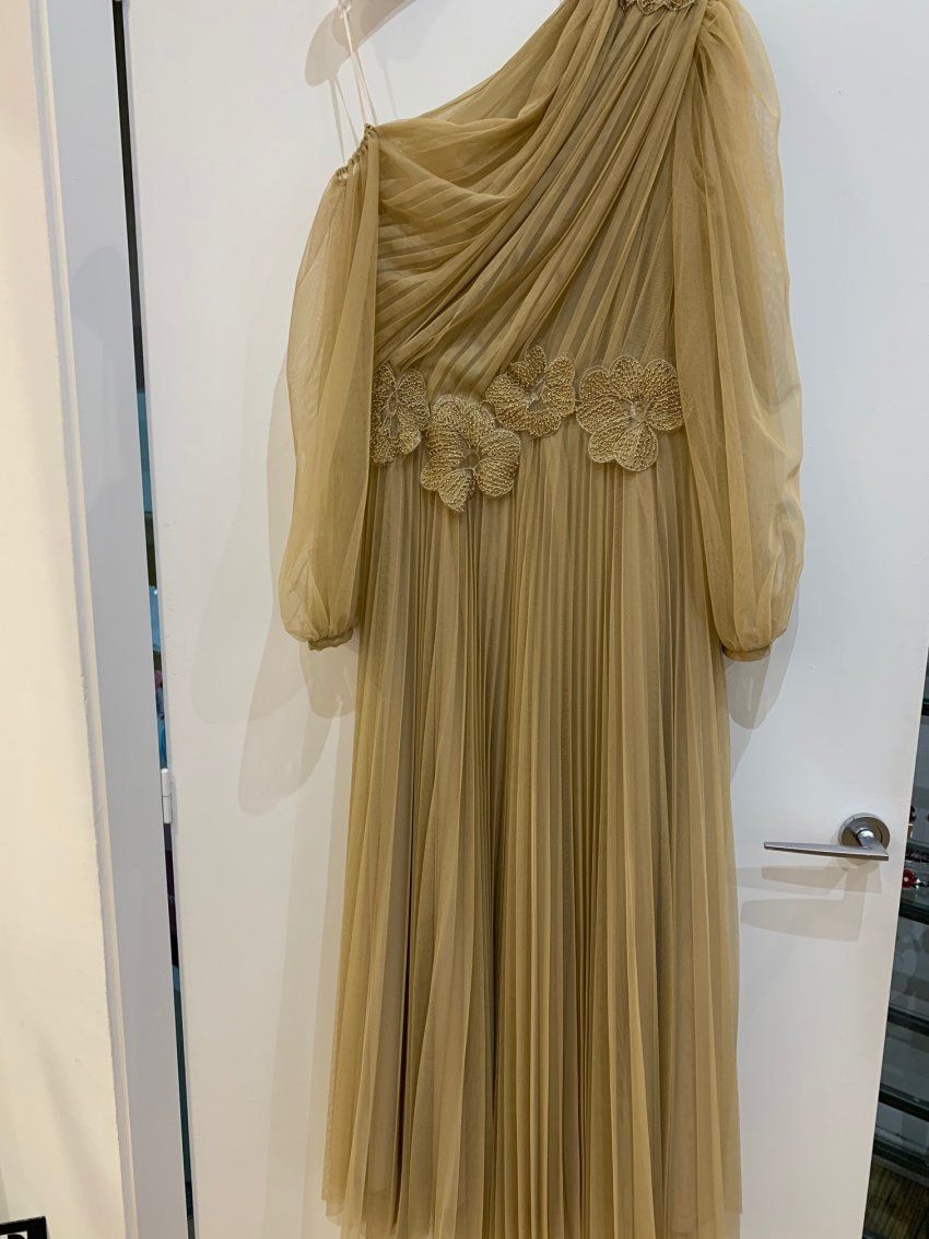 VESTIDO DE TUL COLOR ARENA LARGO MIDI DE RINASCIMENTO LUXURY