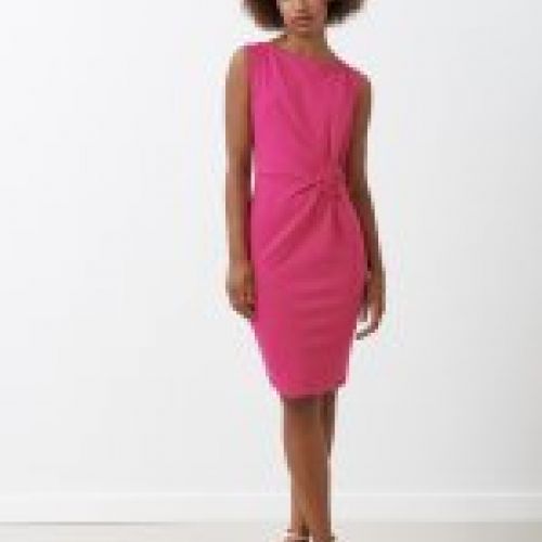 Vestido en color fucsia con detalle de frunce y terminación en flor de Rinascimento