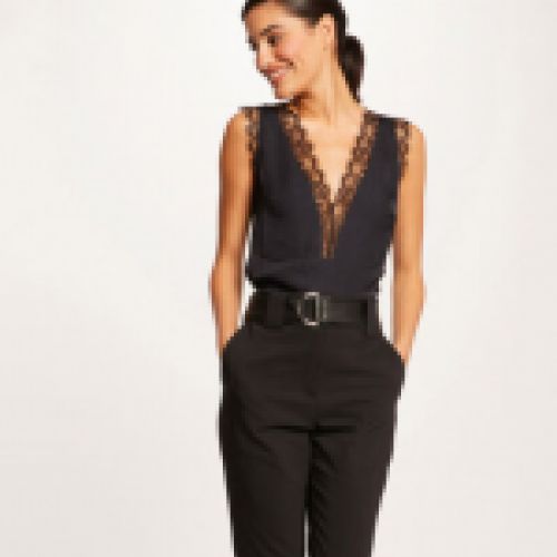 blusa lencera en color azul marino con encaje en negro, de Morgan de Toi