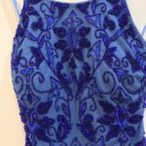 VESTIDO LARGO AZUL NOCHE CON PEDRERÍA Y ESPALDA DESCUBIERTA DE CRAZY LONDON