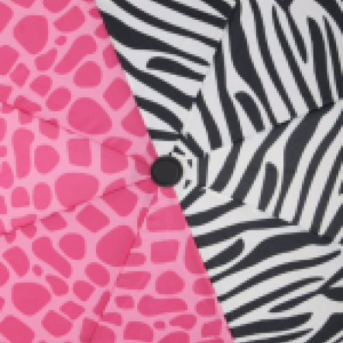 Paraguas con estampado en animal print combinado en rosa y blanco y negro, de Lola Casademunt