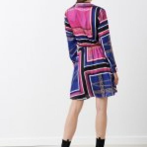 Vestido con estampado de cadenas en tonos fresa, negro, azul y naranja de Rinascimento