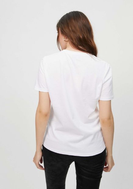 Camiseta de manga corta en color blanco con sello de logo en strass negro y dorado, de Lola Casademunt