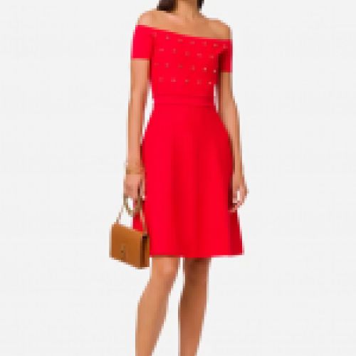 Vestido rojo de punto con detalles metálicos de logotipo en dorado de Elisabetta Frnachi