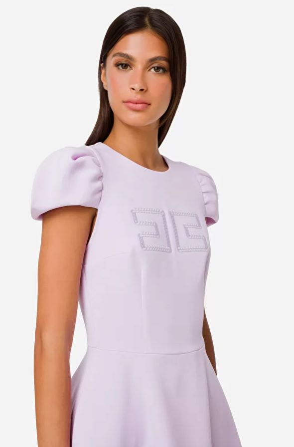 Vestido muñeca en color violeta con detalle logotipo bordado, de Elisabetta Franchi
