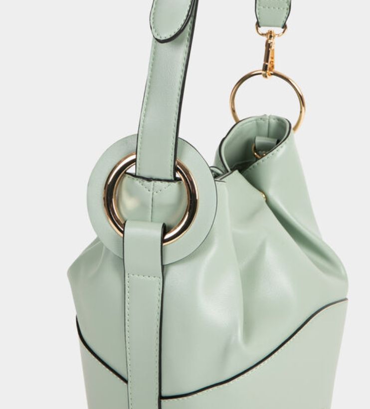 Bolso de polipiel en color verde manzana de Morgan de Toi
