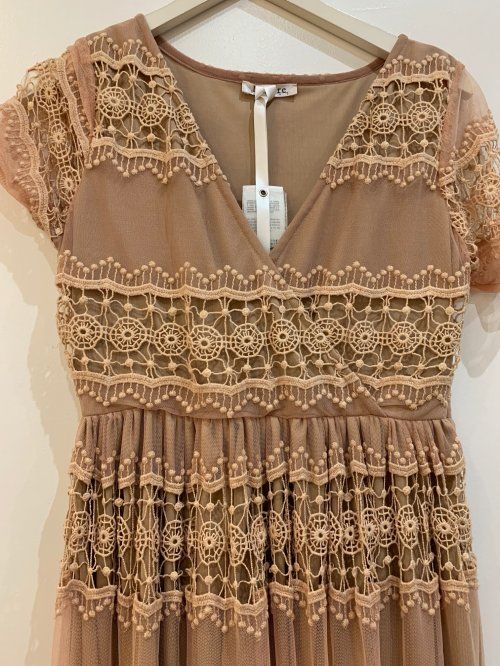 VESTIDO LARGO GUIPUR COLOR NUDE SUBIDO DE LA KORE